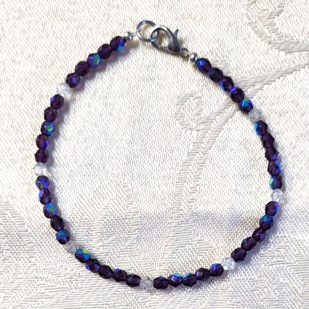 Iridescent Purple Beaded Bracelet!